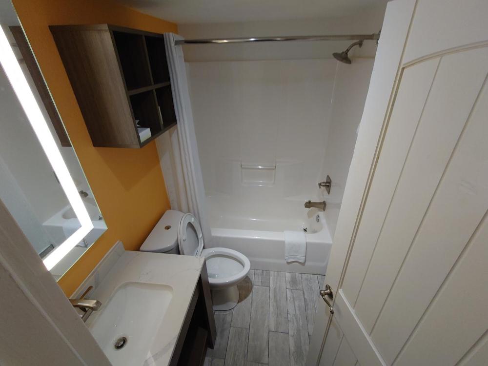 King Renovated Room With Pool View interior
